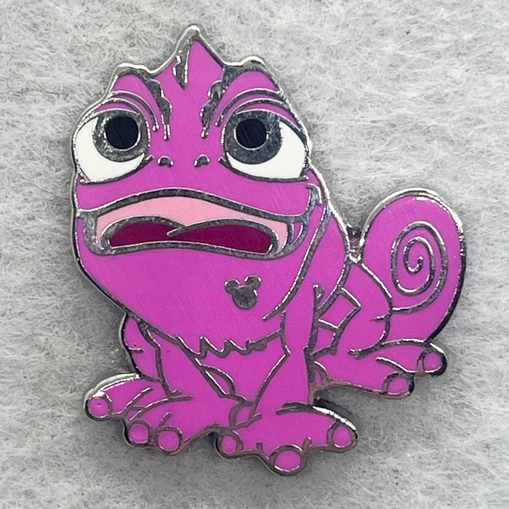 🔮 5/$25 Disney Tangled Pink Pascal‎ Pin